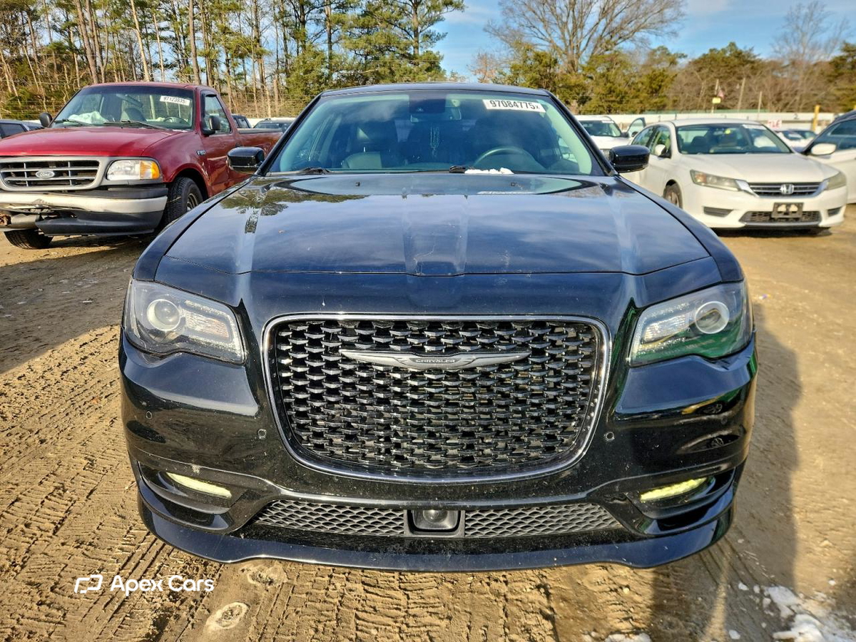 Chrysler 300 2021