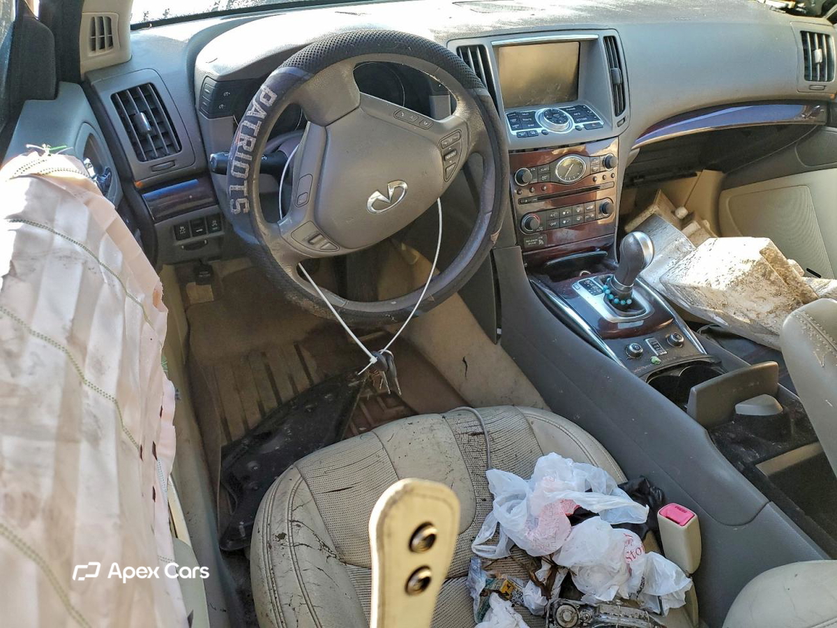 Infiniti G 2011