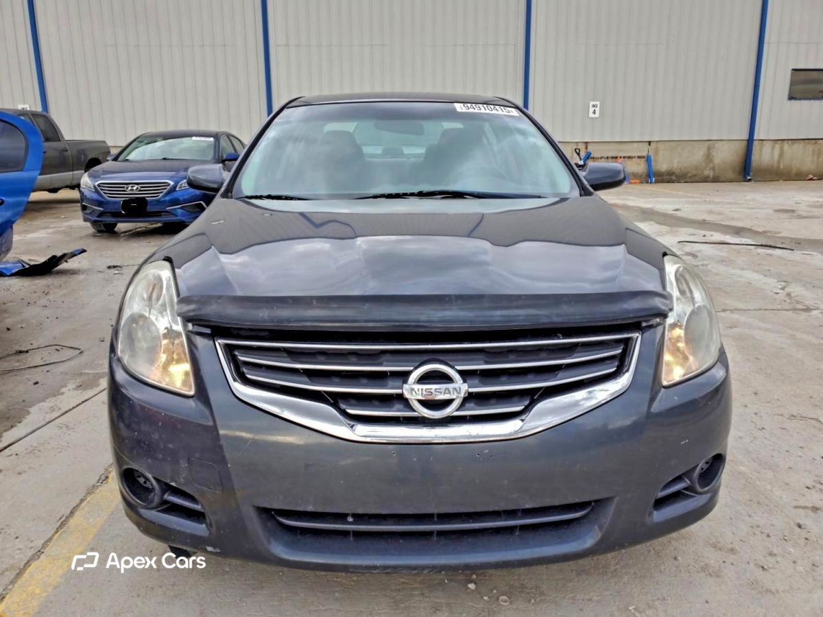 Nissan Altima 2012