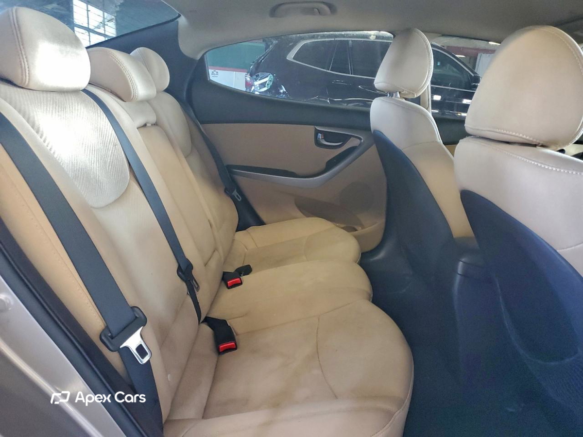 Hyundai Elantra 2011