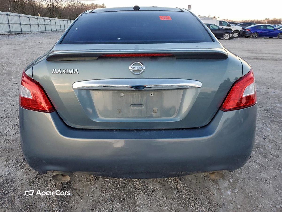 Nissan Maxima 2010