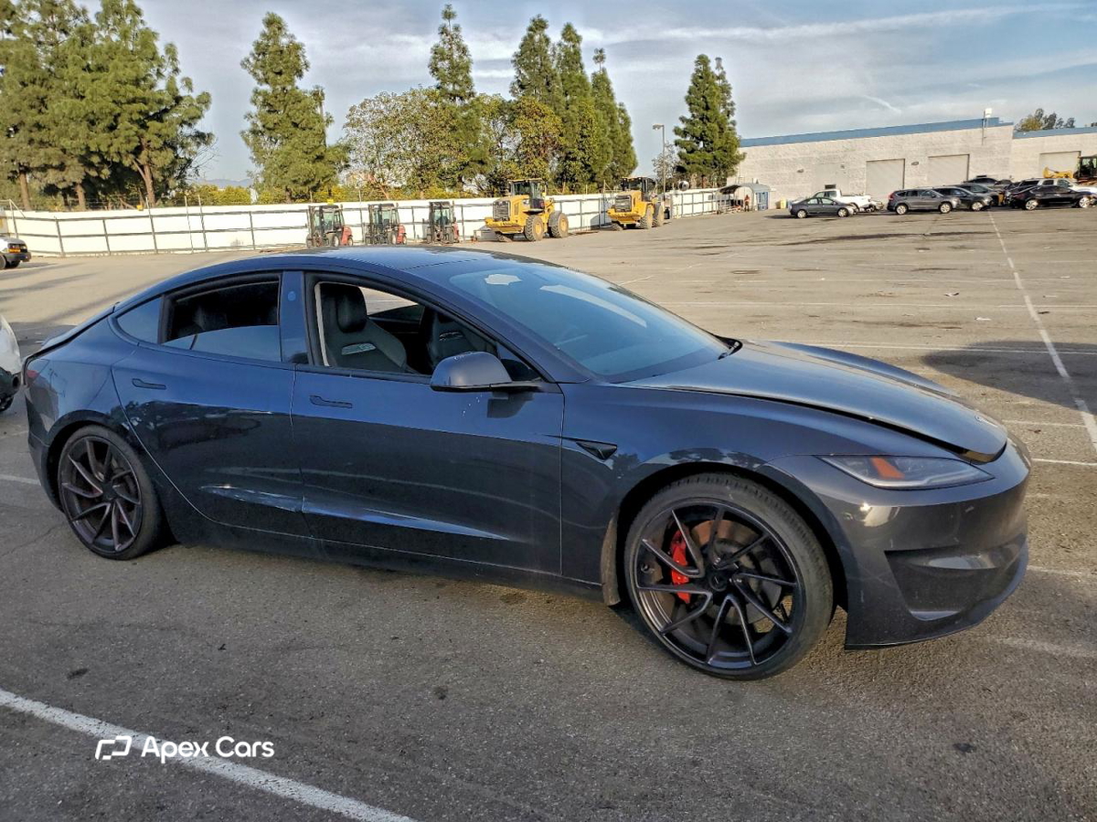Tesla Model 3 2024