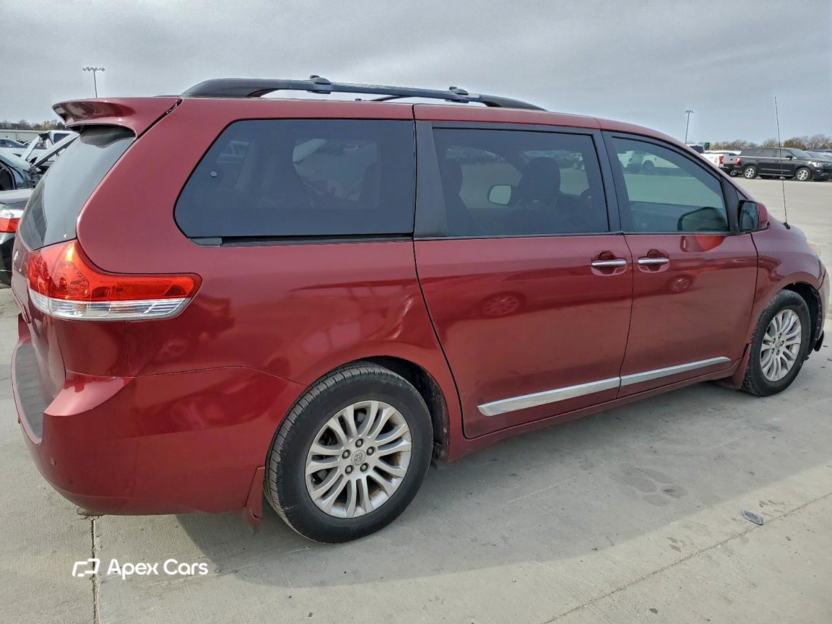 Toyota Sienna 2012