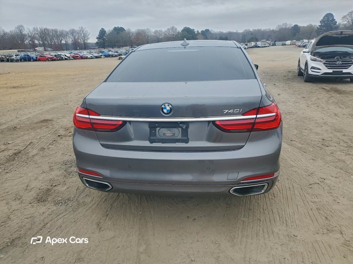 BMW Series 7 2016