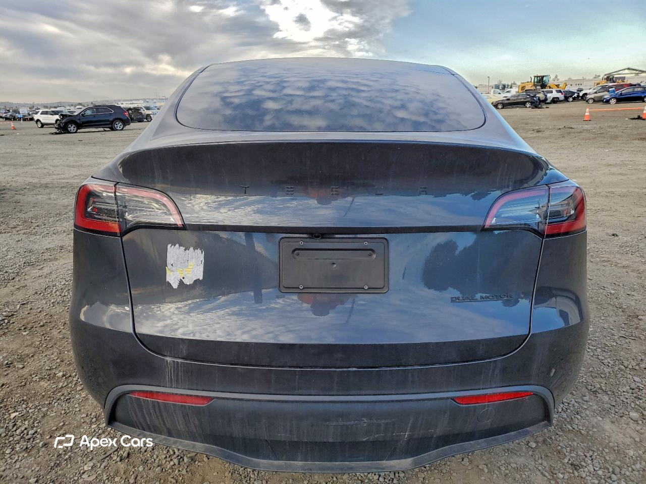 Tesla Model Y 2025
