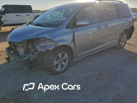 Toyota Sienna 2018 - Image 1 of 15