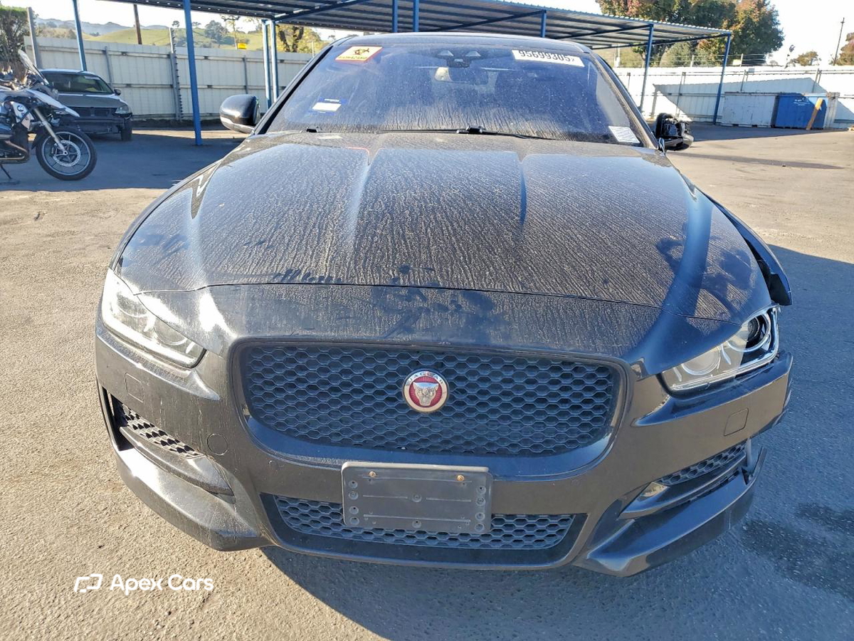 Jaguar XE 2018
