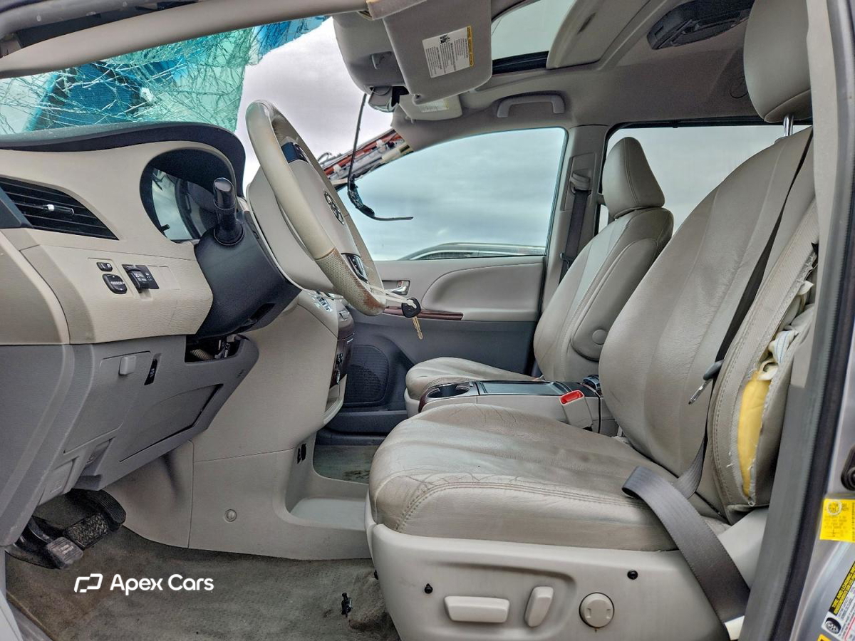 Toyota Sienna 2012