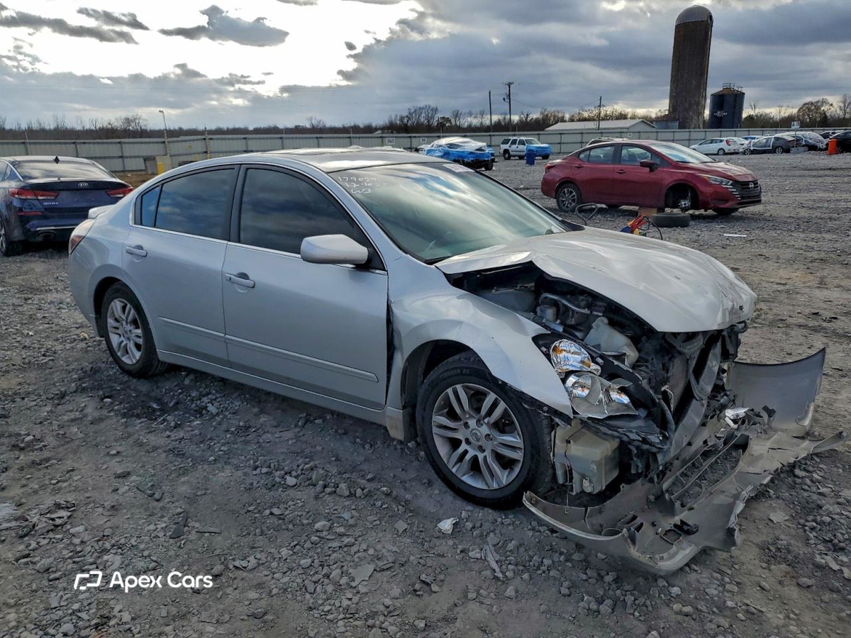Nissan Altima 2012