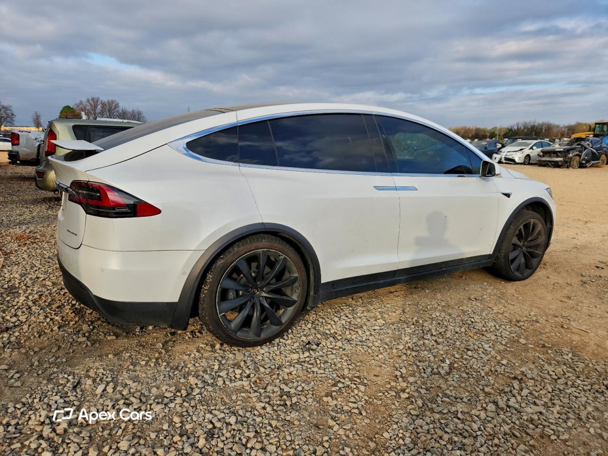 Tesla Model X 2019