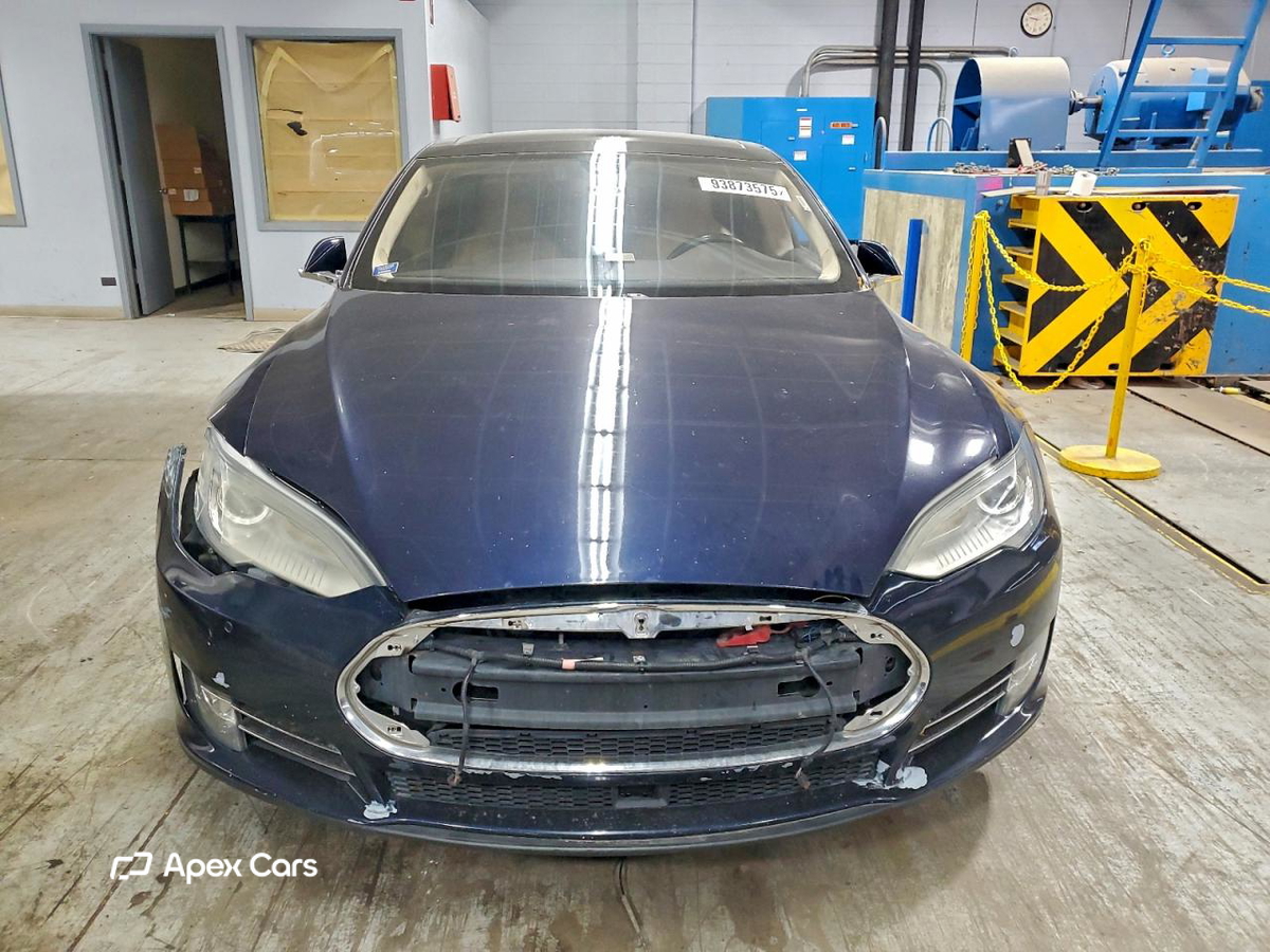 Tesla Model S 2015
