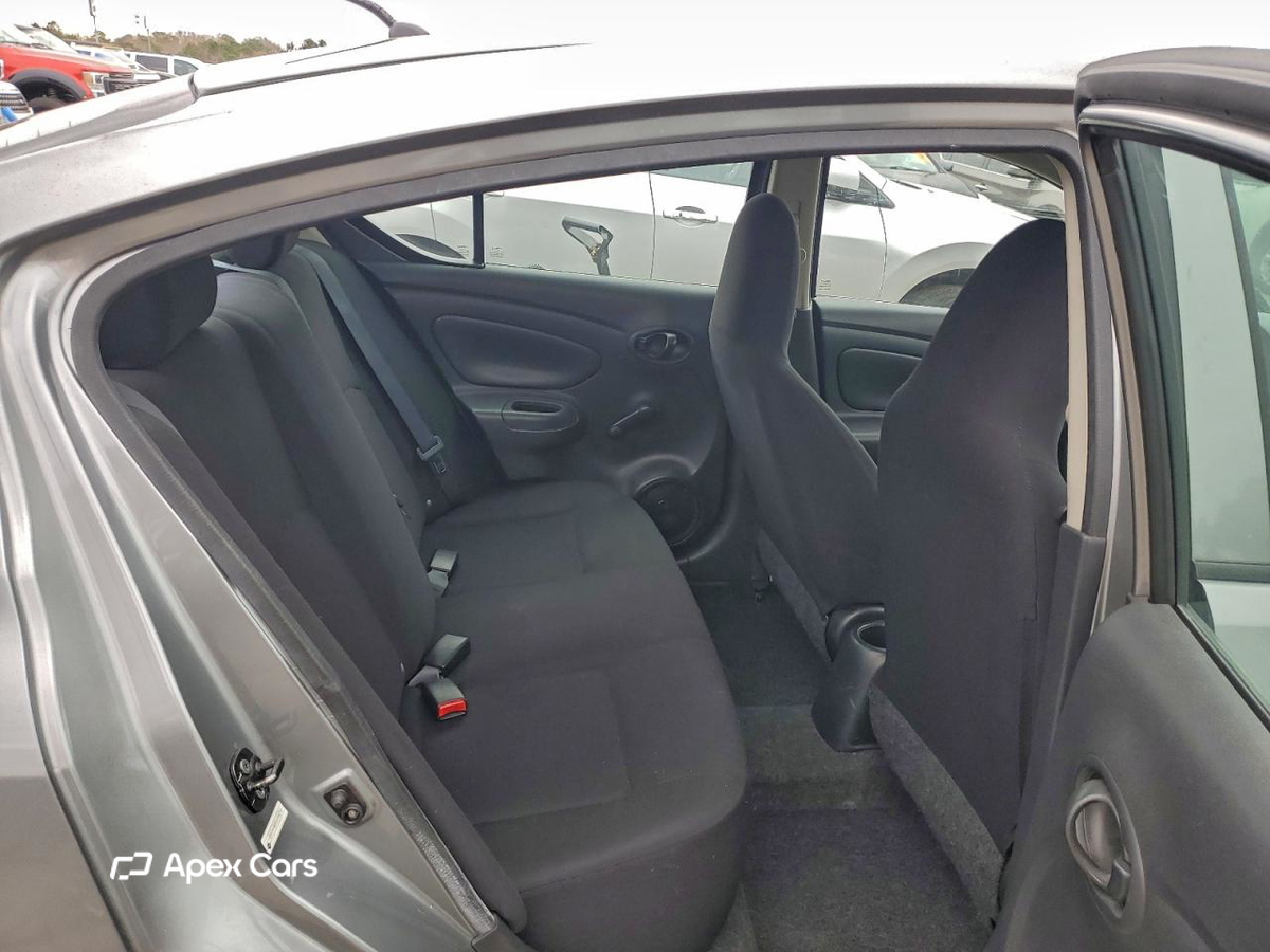 Nissan Versa 2012