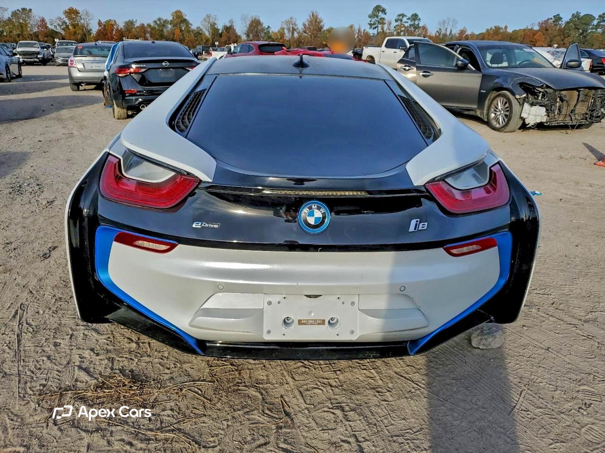 BMW i8 2016
