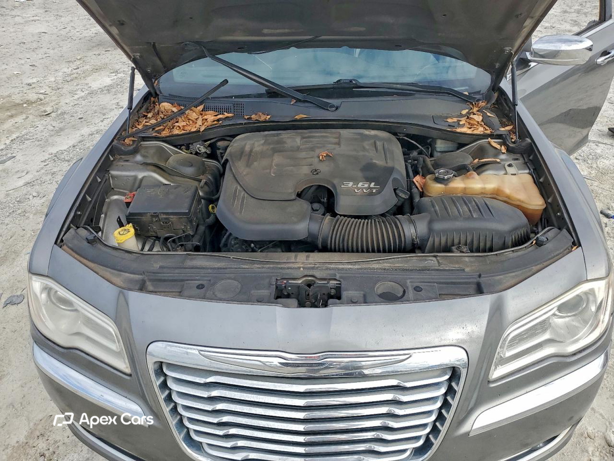 Chrysler 300 2011