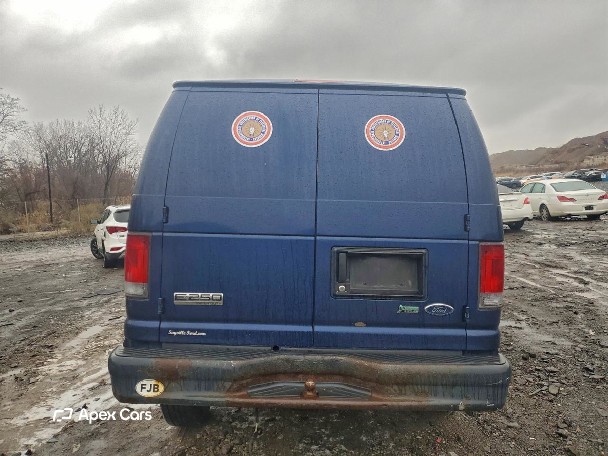 Ford Econoline 2010
