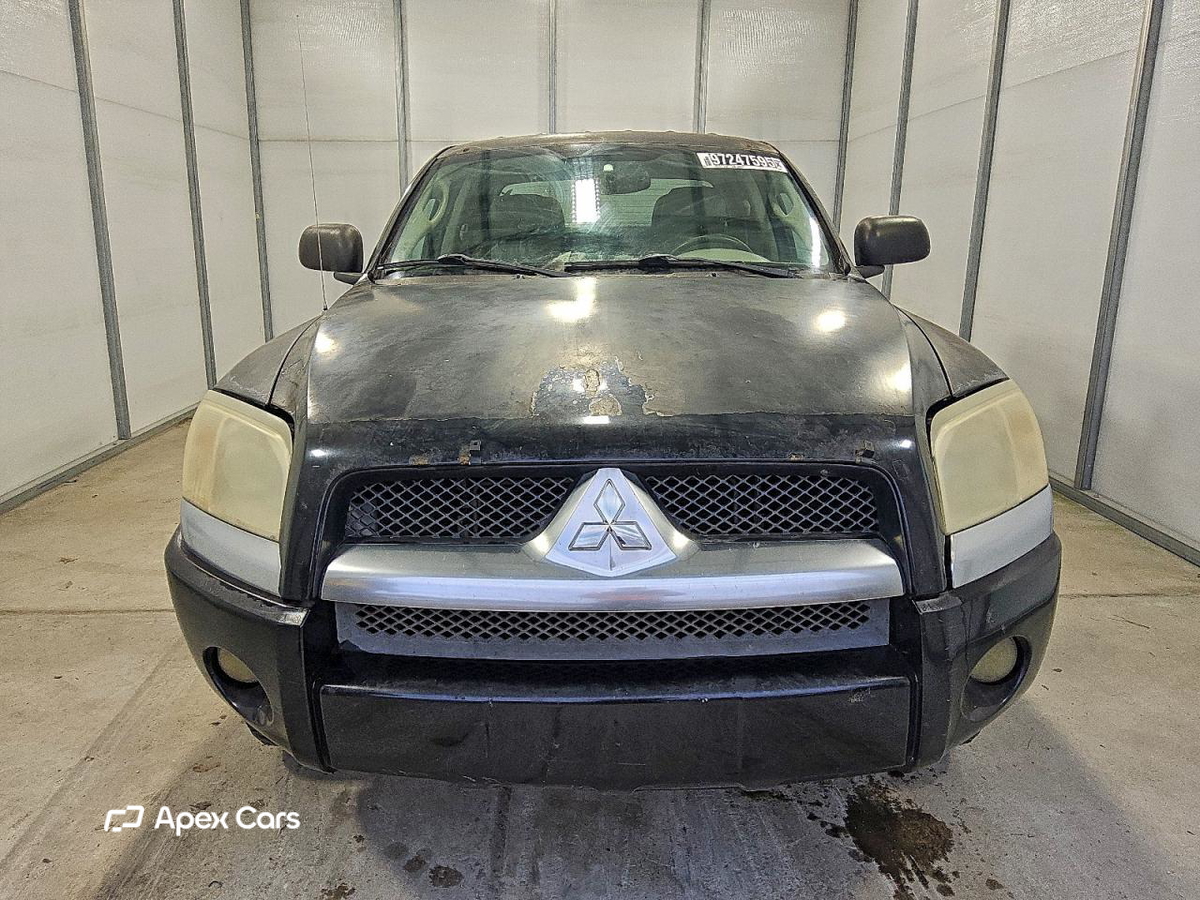 Mitsubishi Raider 2006