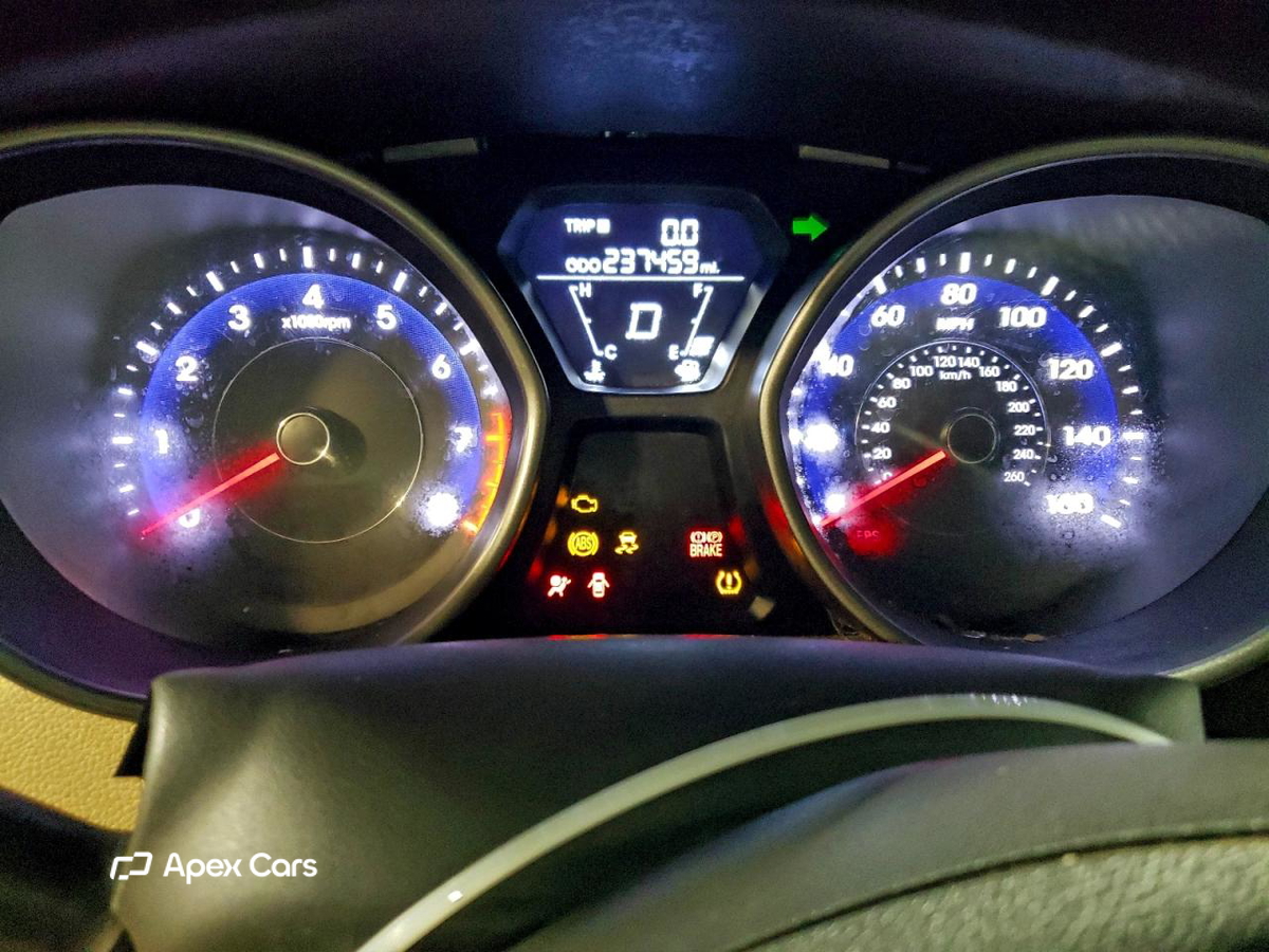 Hyundai Elantra 2013