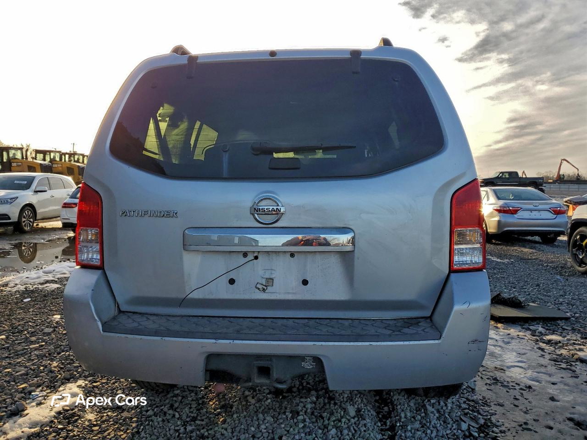 Nissan Pathfinder 2011