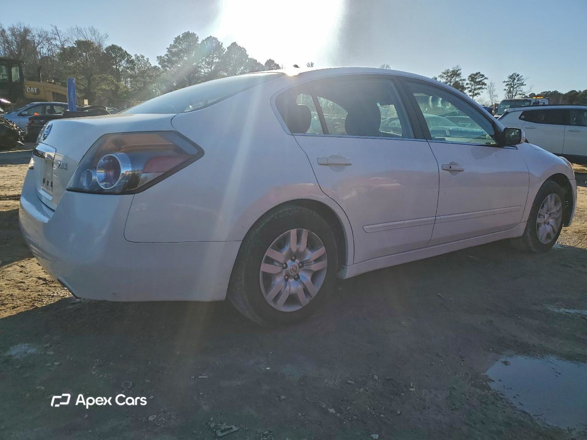 Nissan Altima 2010