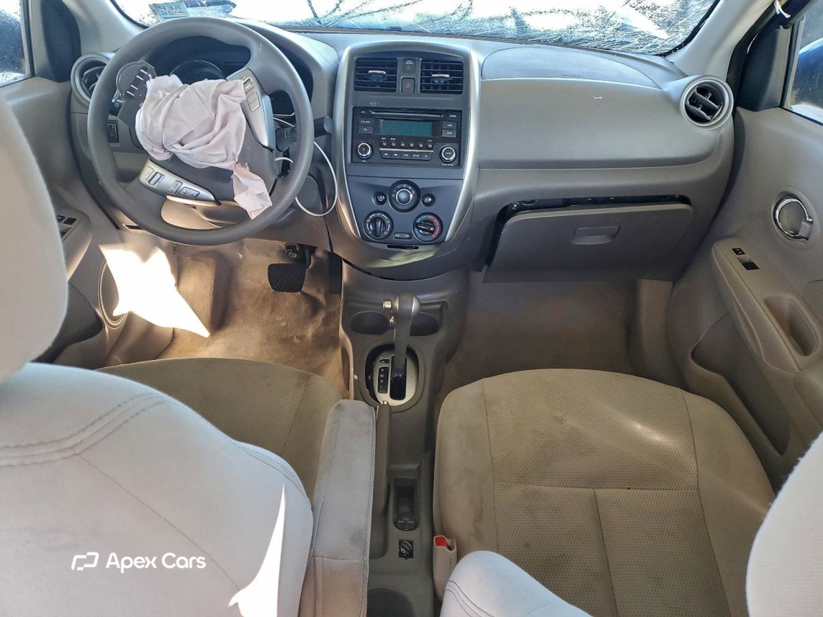 Nissan Versa 2015