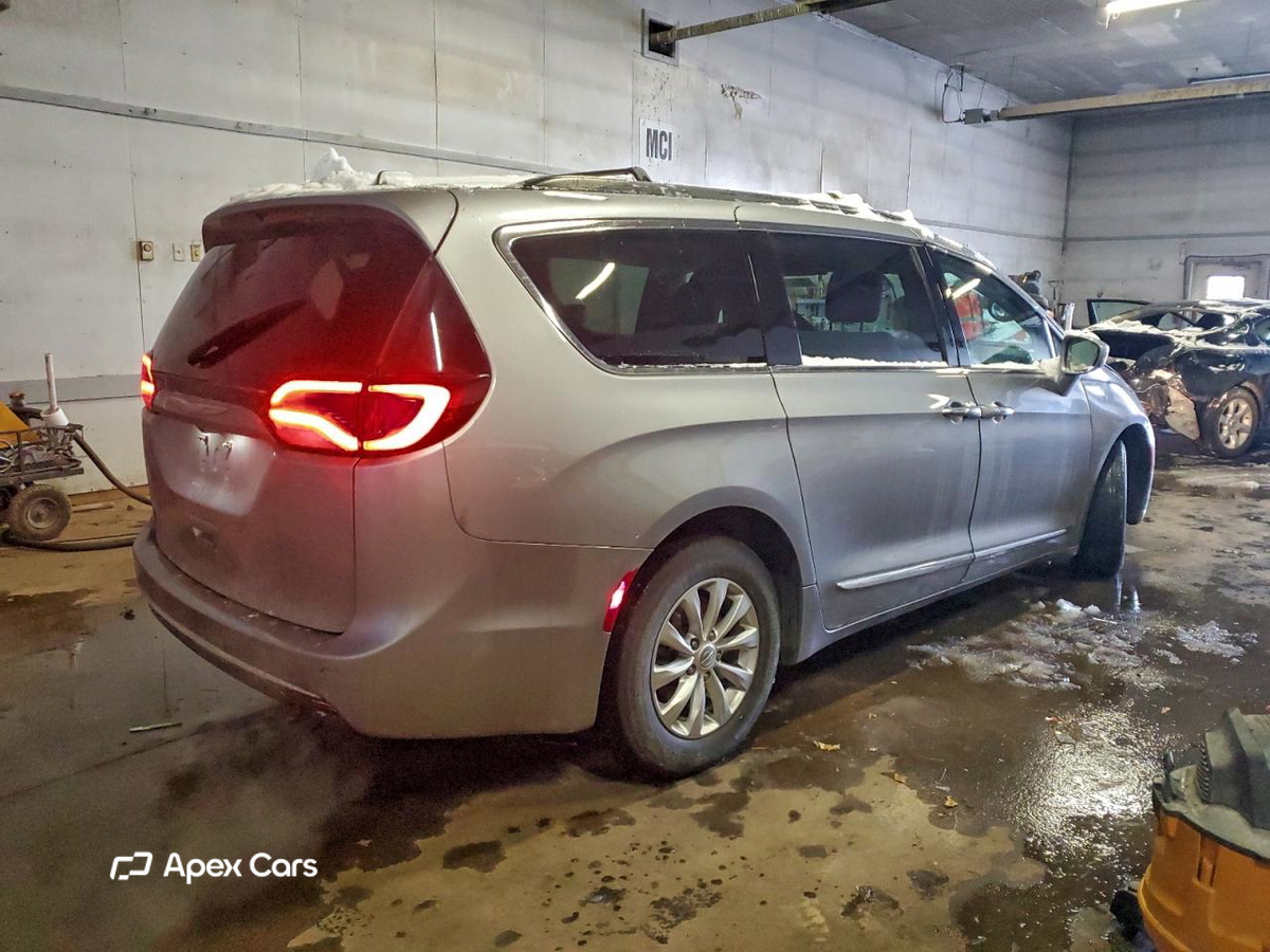 Chrysler Pacifica 2017