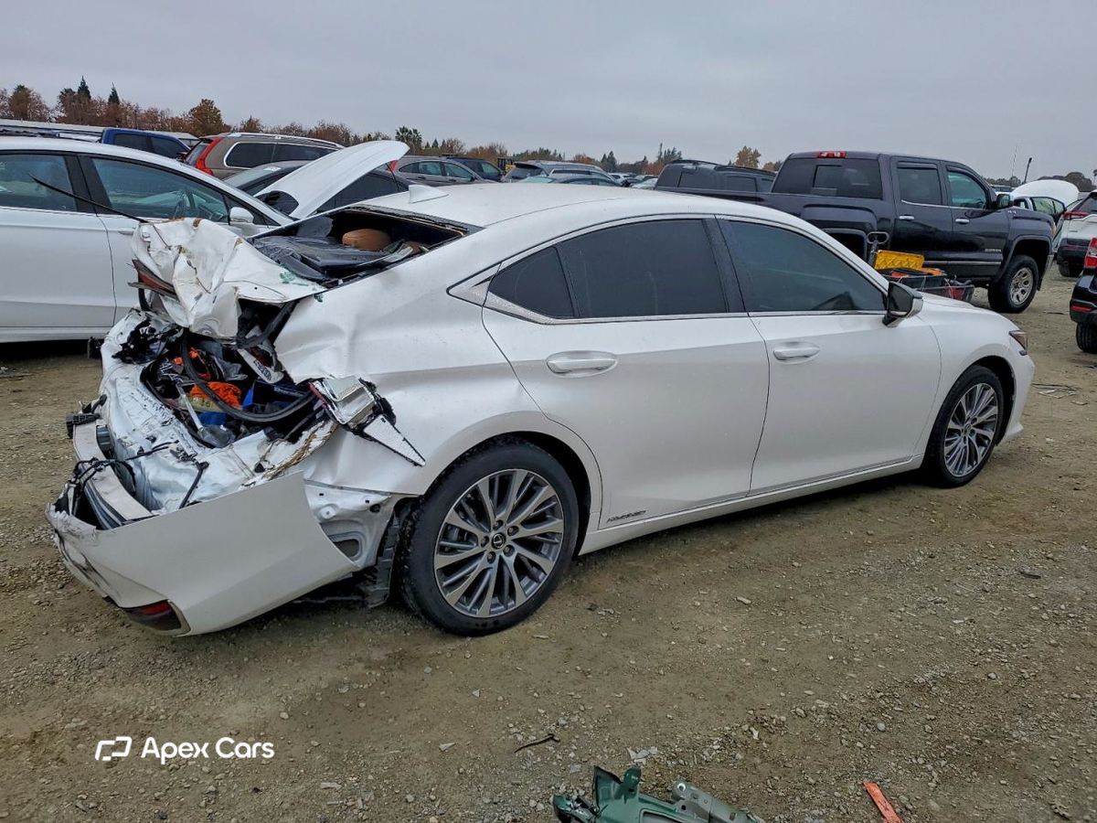 Lexus ES 2021