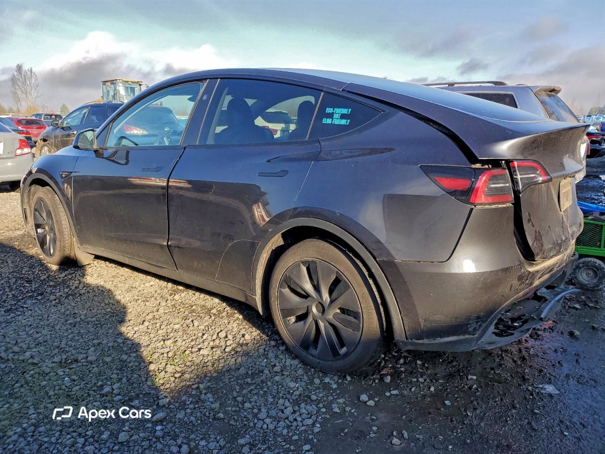 Tesla Model Y 2025