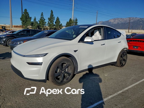 Tesla Model Y 2026 - Image 1 of 13