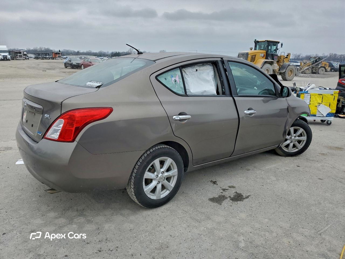 Nissan Versa 2012