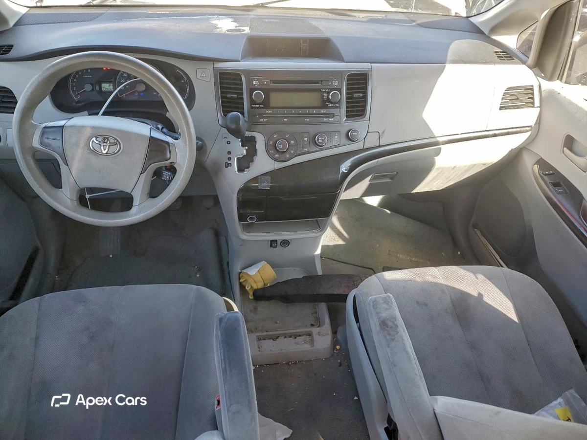 Toyota Sienna 2011