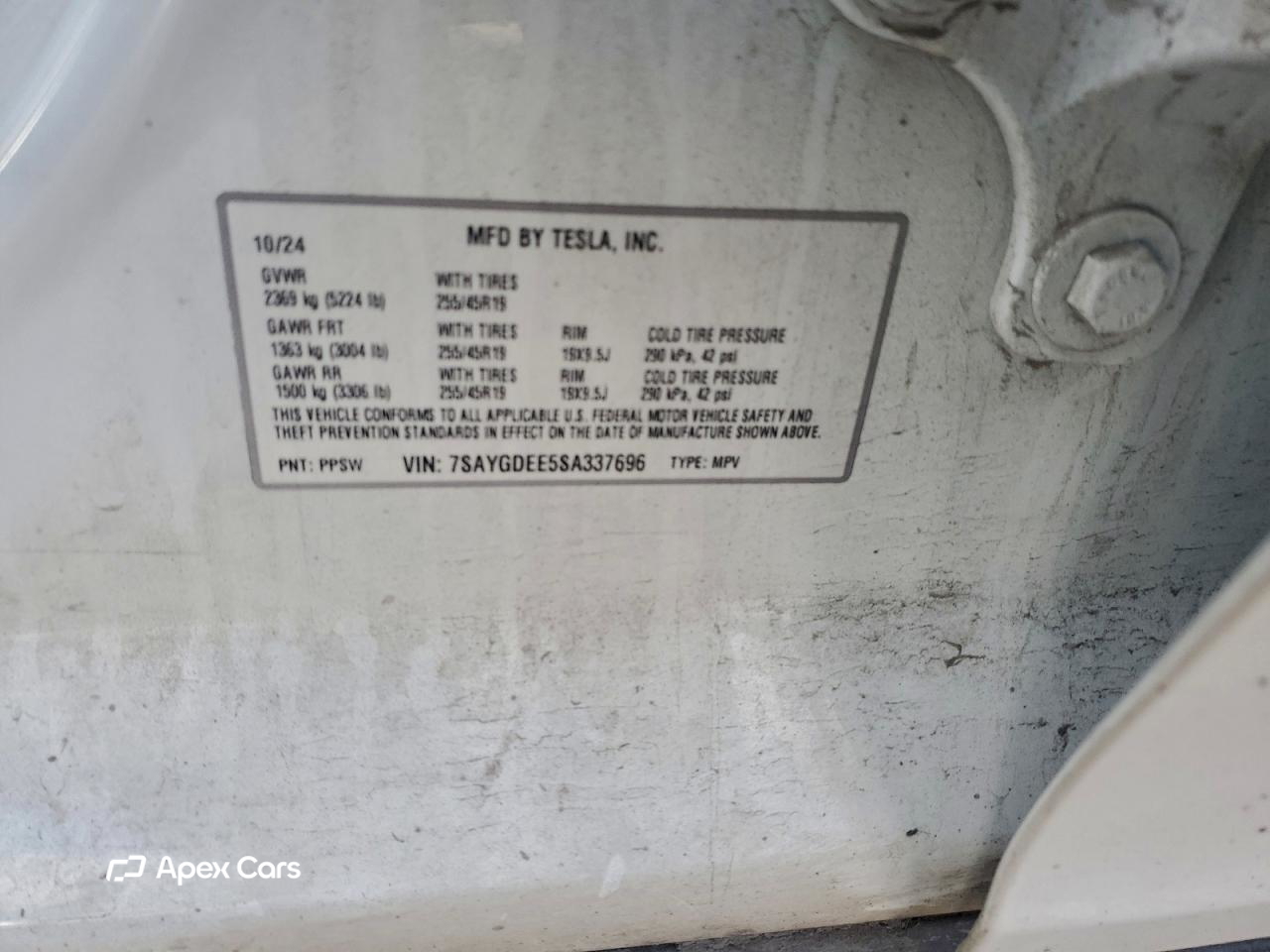 Tesla Model Y 2025