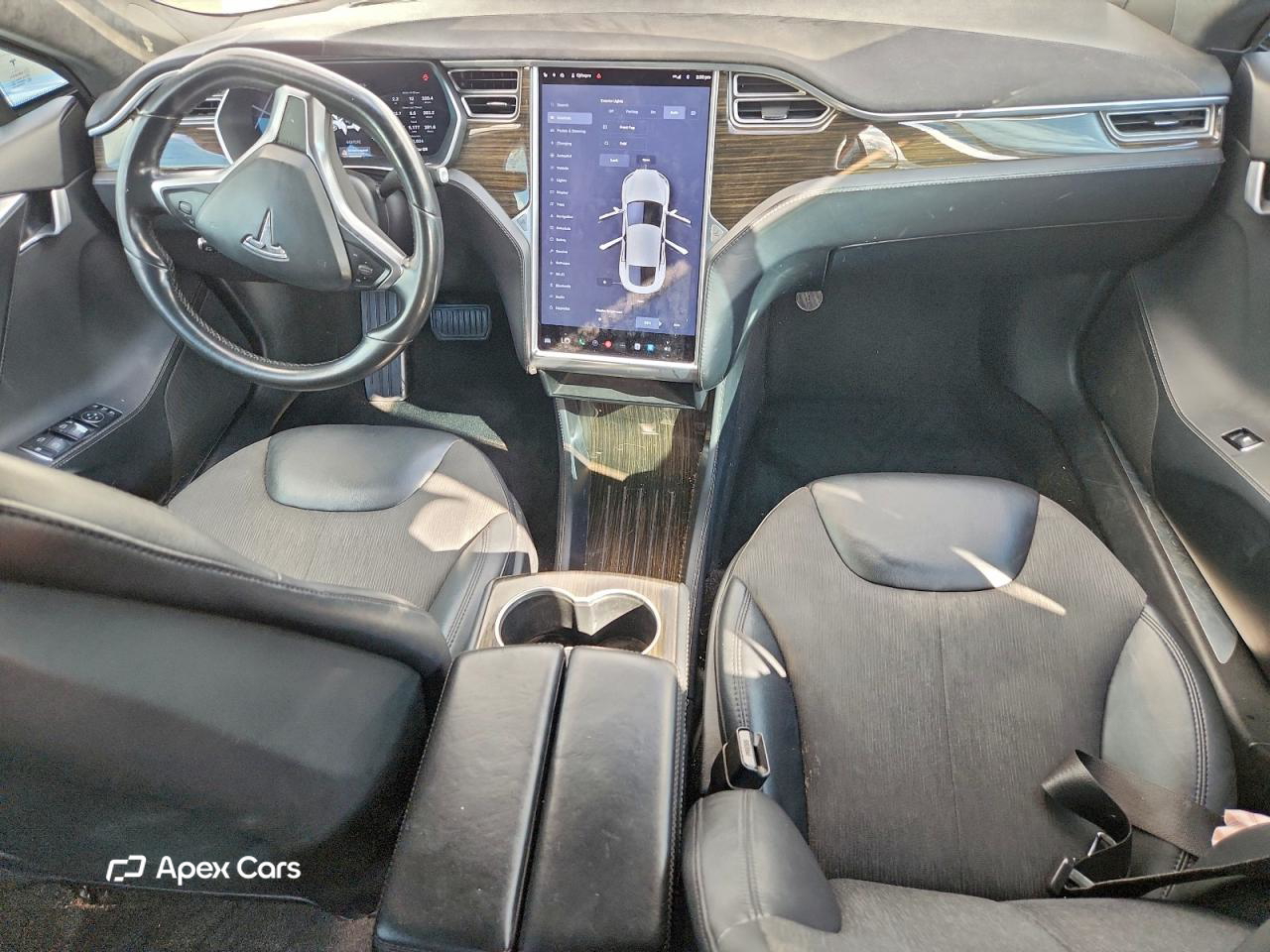Tesla Model S 2015