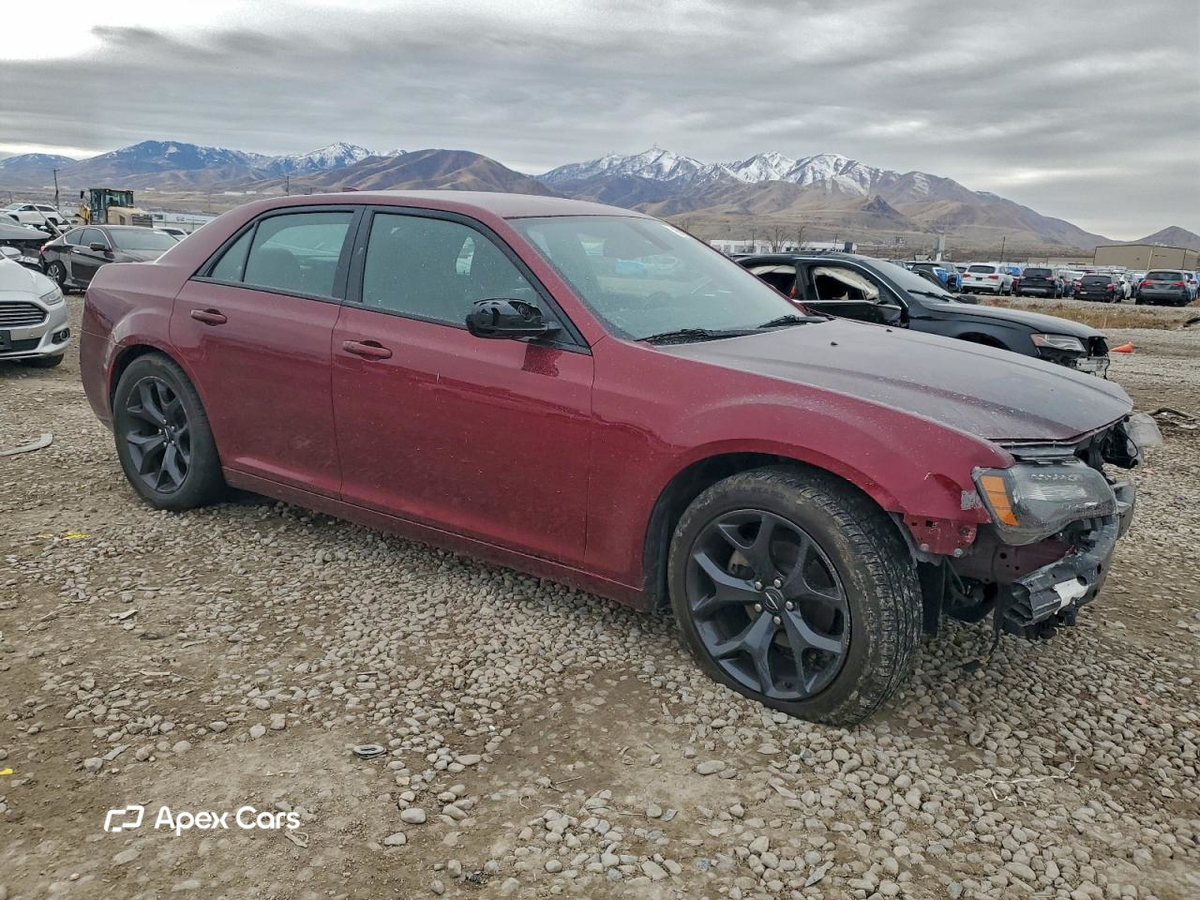 Chrysler 300 2021