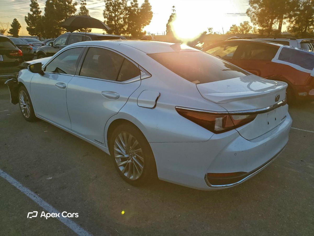 Lexus ES 2019