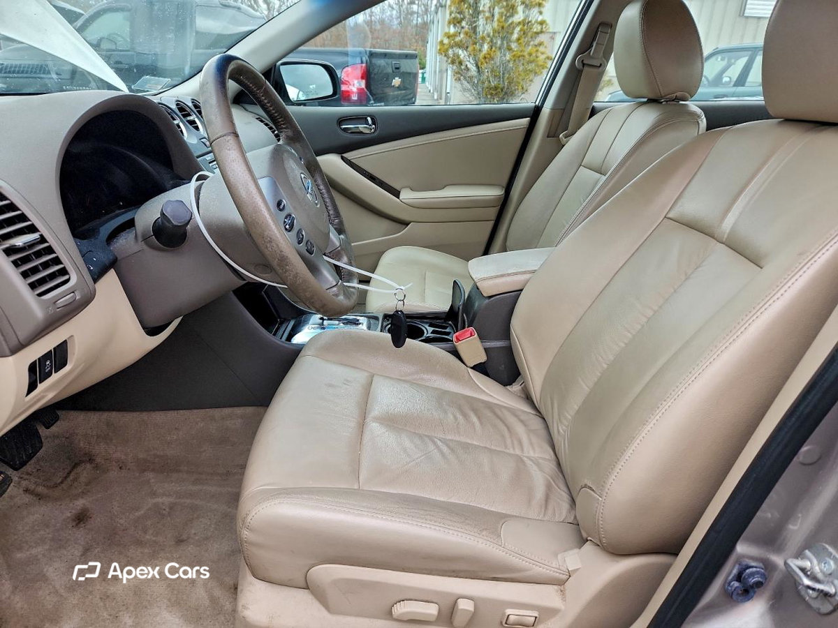 Nissan Altima 2012