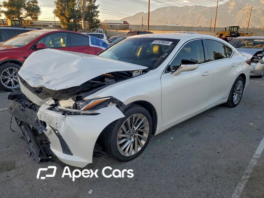 Lexus ES 2019 - Image 1 of 12