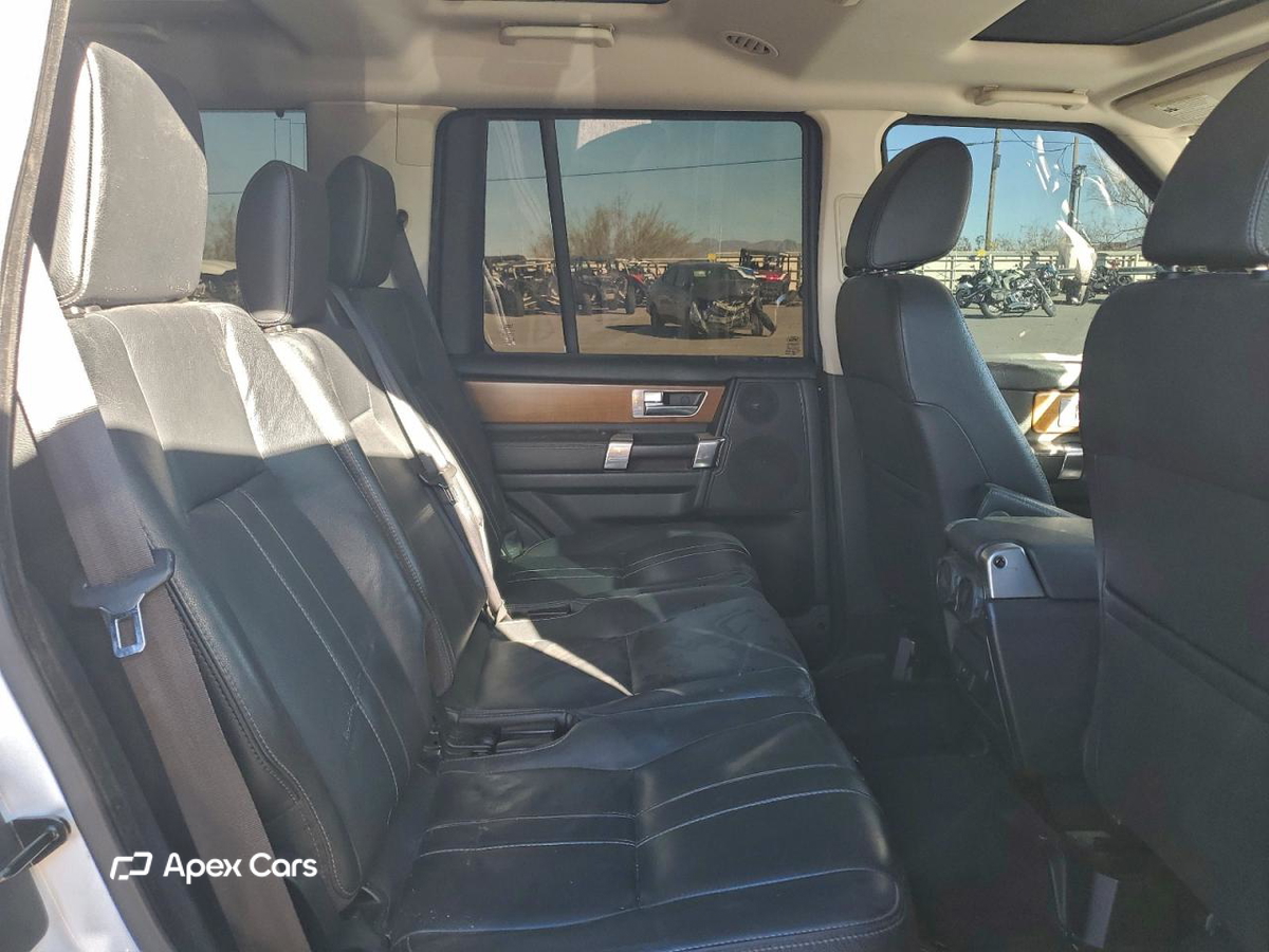 Land Rover LR4 2016