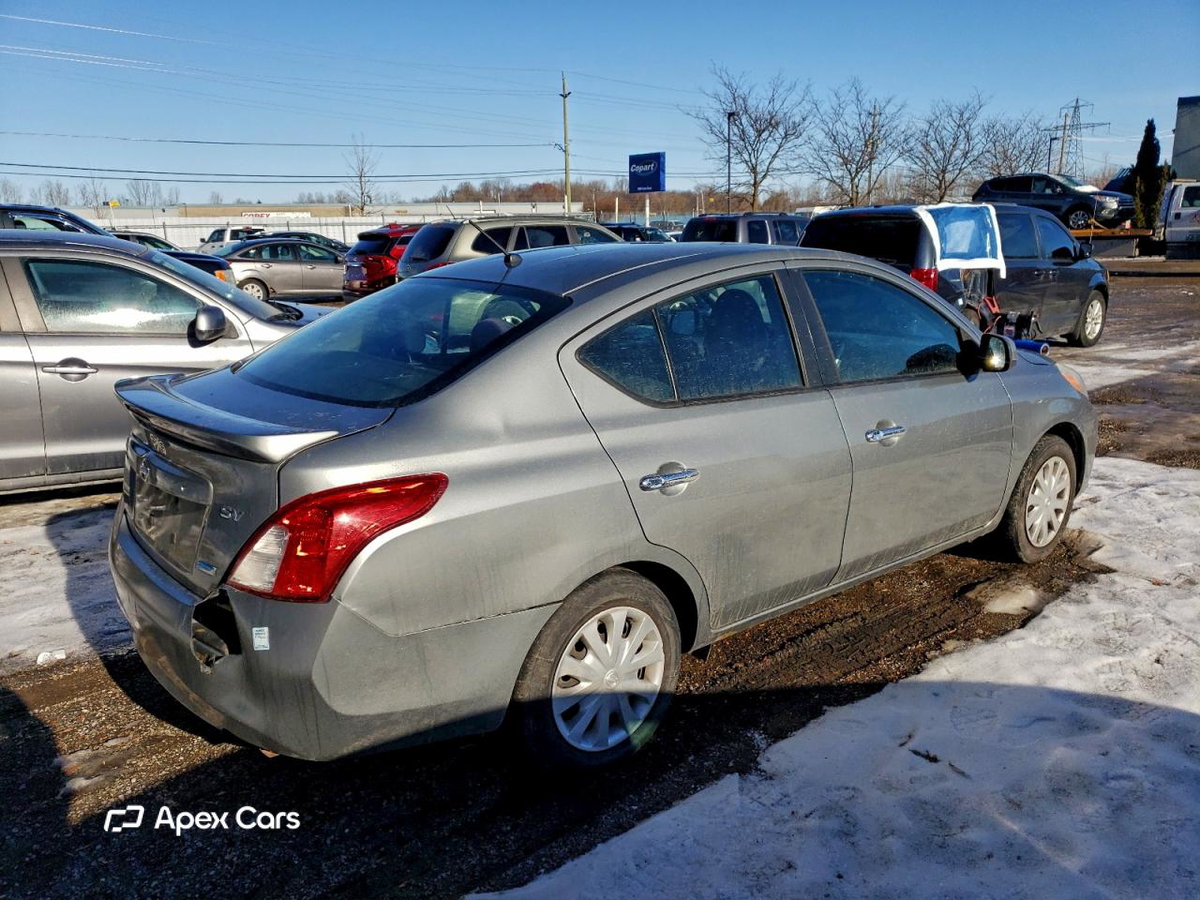 Nissan Versa 2013