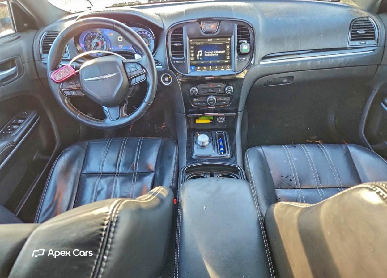 Chrysler 300 2022
