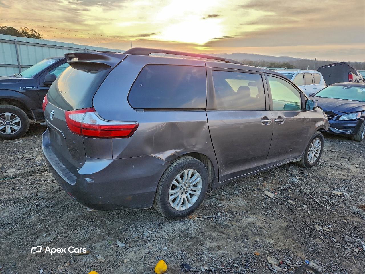Toyota Sienna 2015