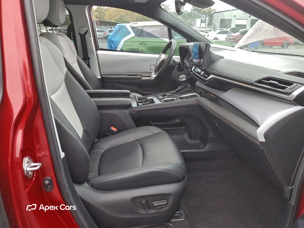Toyota Sienna 2025