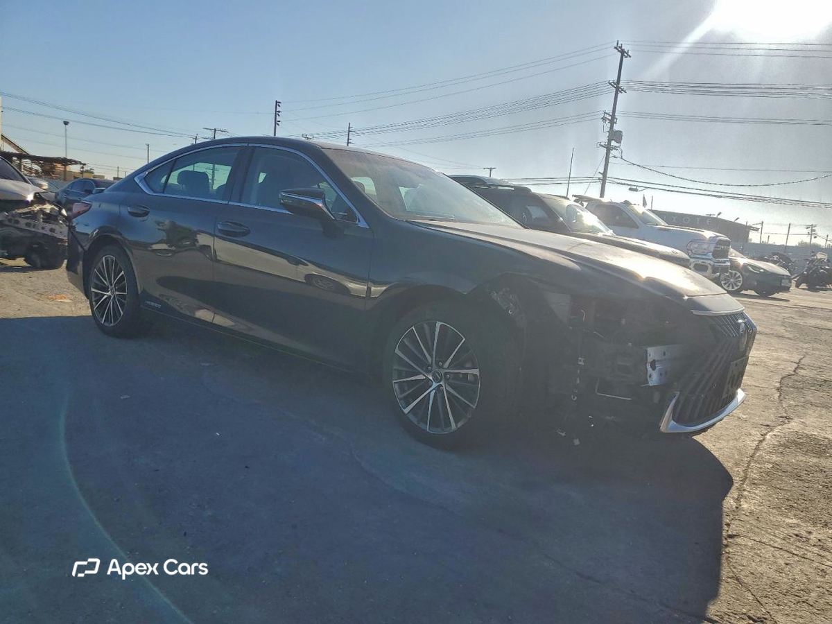 Lexus ES 2022