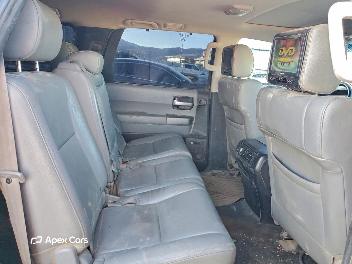 Toyota Sequoia 2013