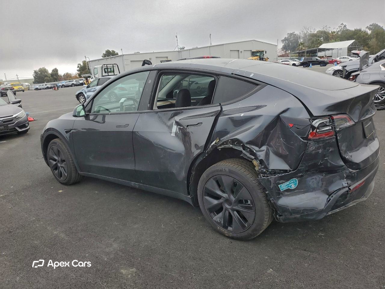 Tesla Model Y 2025