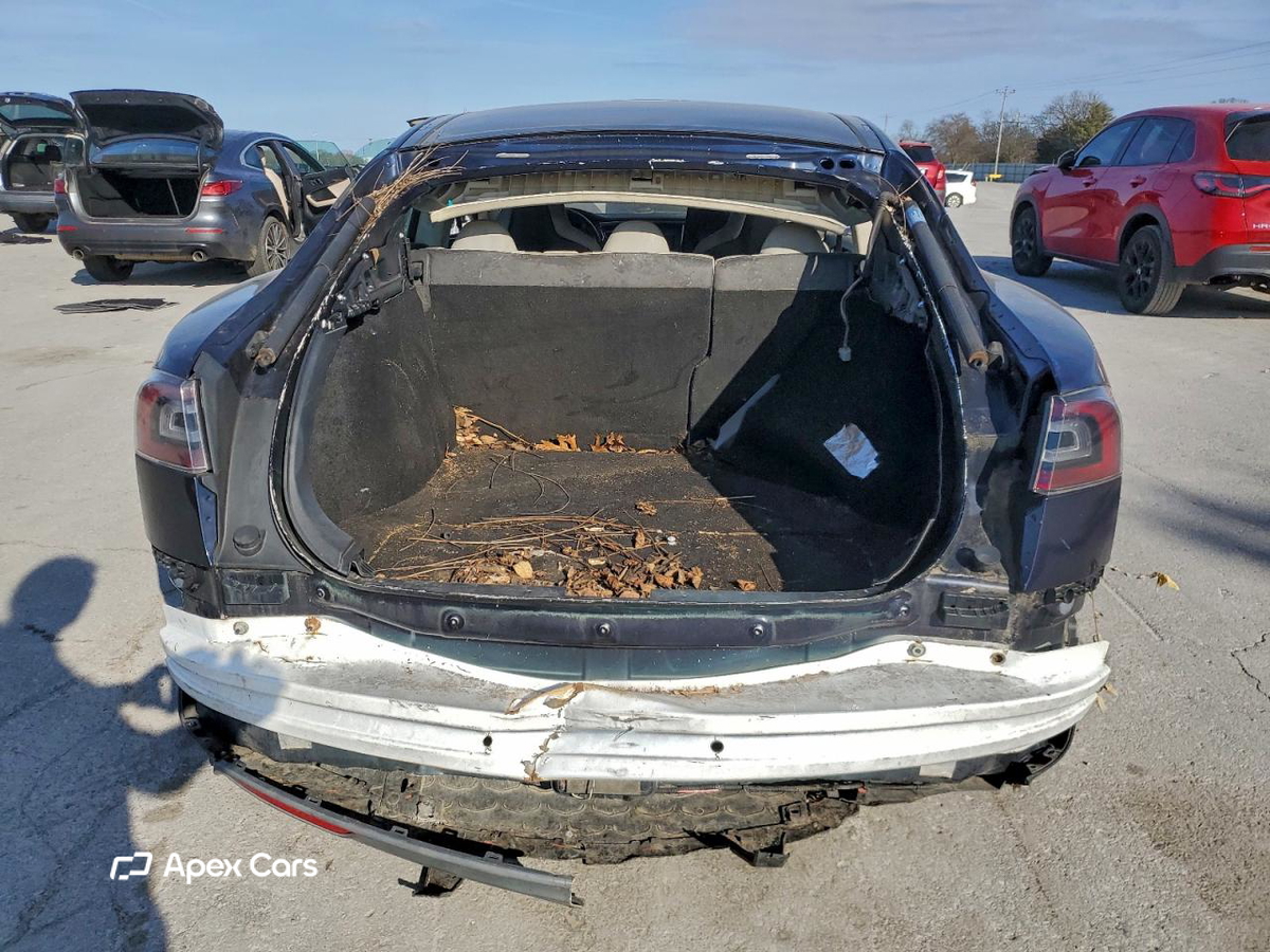 Tesla Model S 2014