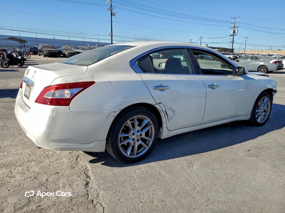 Nissan Maxima 2011