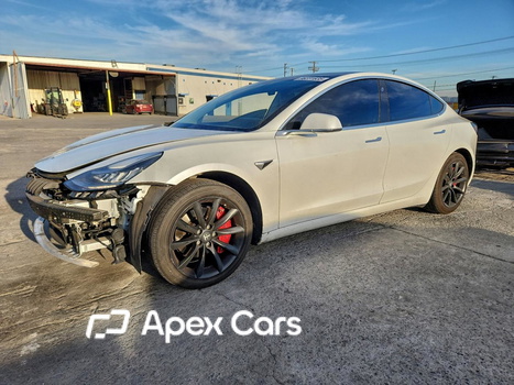 Tesla Model 3 2020 - Image 1 of 5