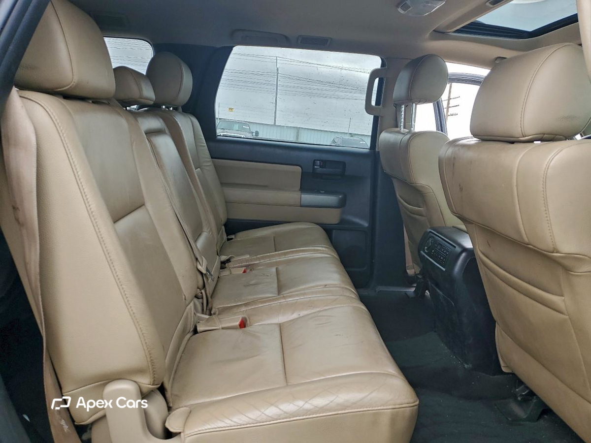 Toyota Sequoia 2016