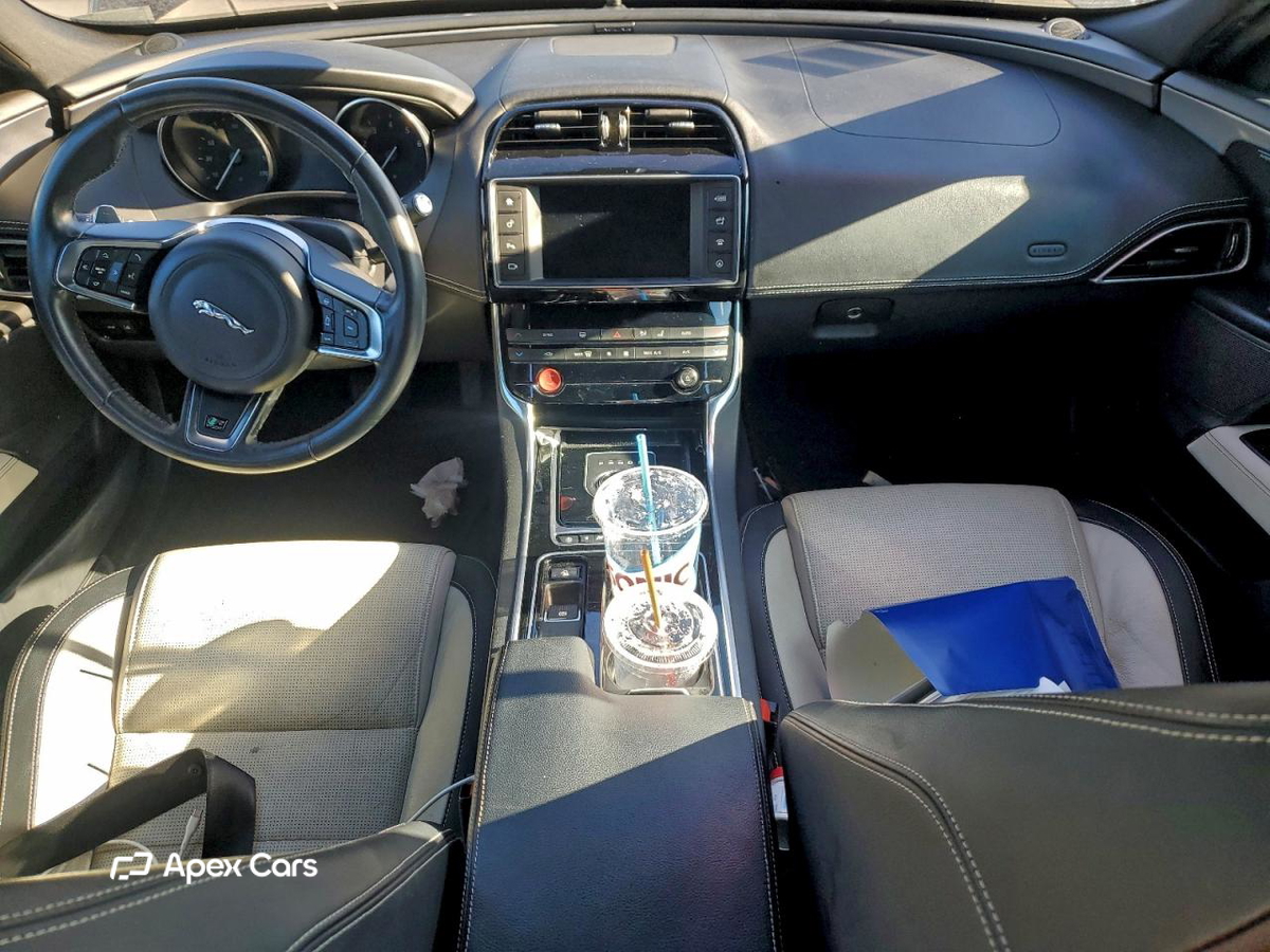 Jaguar XE 2018
