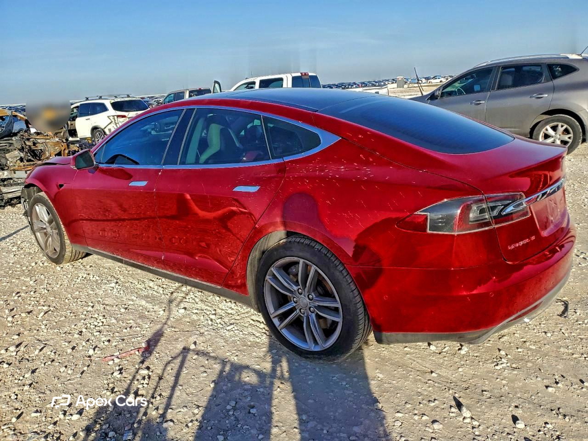 Tesla Model S 2015